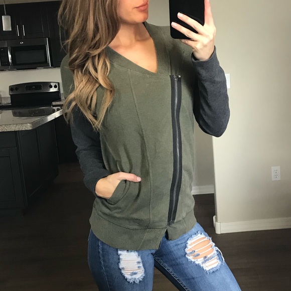 Lululemon Olive Gray Asymmetrical Zipper Jacket - Picture 2 of 7